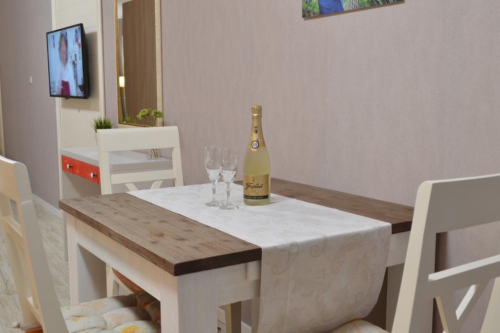 Divona Studio Ruse Rum bild